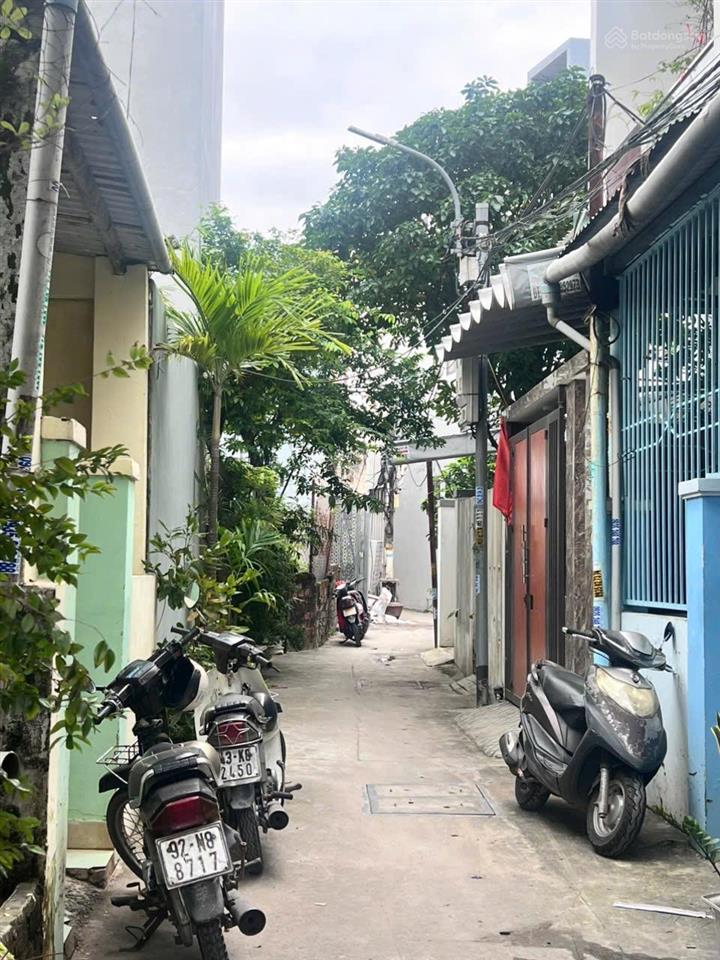Nhà c4 nguyễn đình. sơn trà. gần biển
 dt 67m2 ngang 5m, hướng tây bắc 