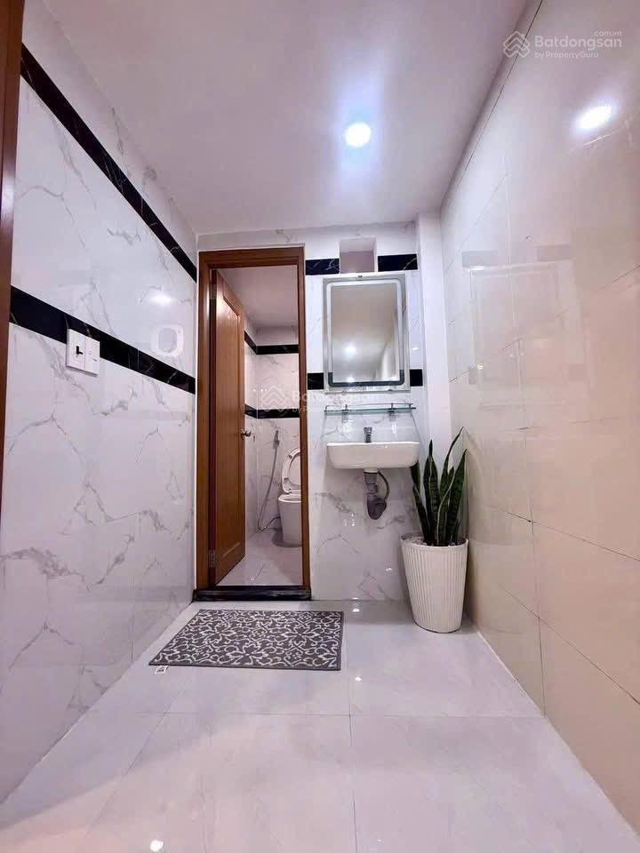 Cần bán nhanh 3,8 tỷ. nhà 2 tầng kiệt nguyễn như hạnh gần ngã ba huế và bến xe đà nẵng.
