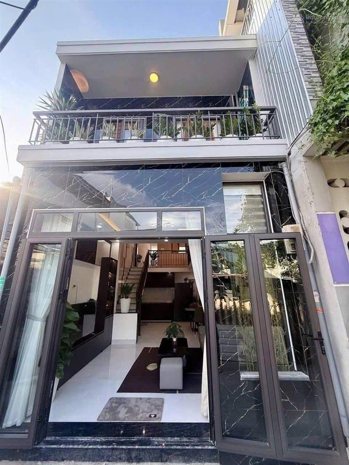 Cần bán nhanh 3,8 tỷ. nhà 2 tầng kiệt nguyễn như hạnh gần ngã ba huế và bến xe đà nẵng.
