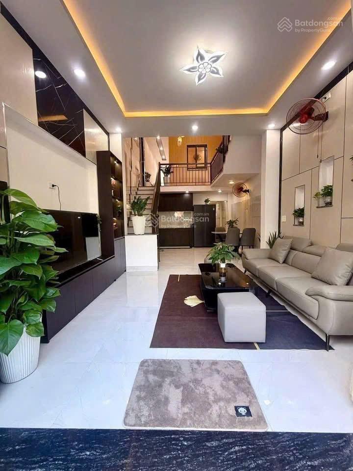 Cần bán nhanh 3,8 tỷ. nhà 2 tầng kiệt nguyễn như hạnh gần ngã ba huế và bến xe đà nẵng.