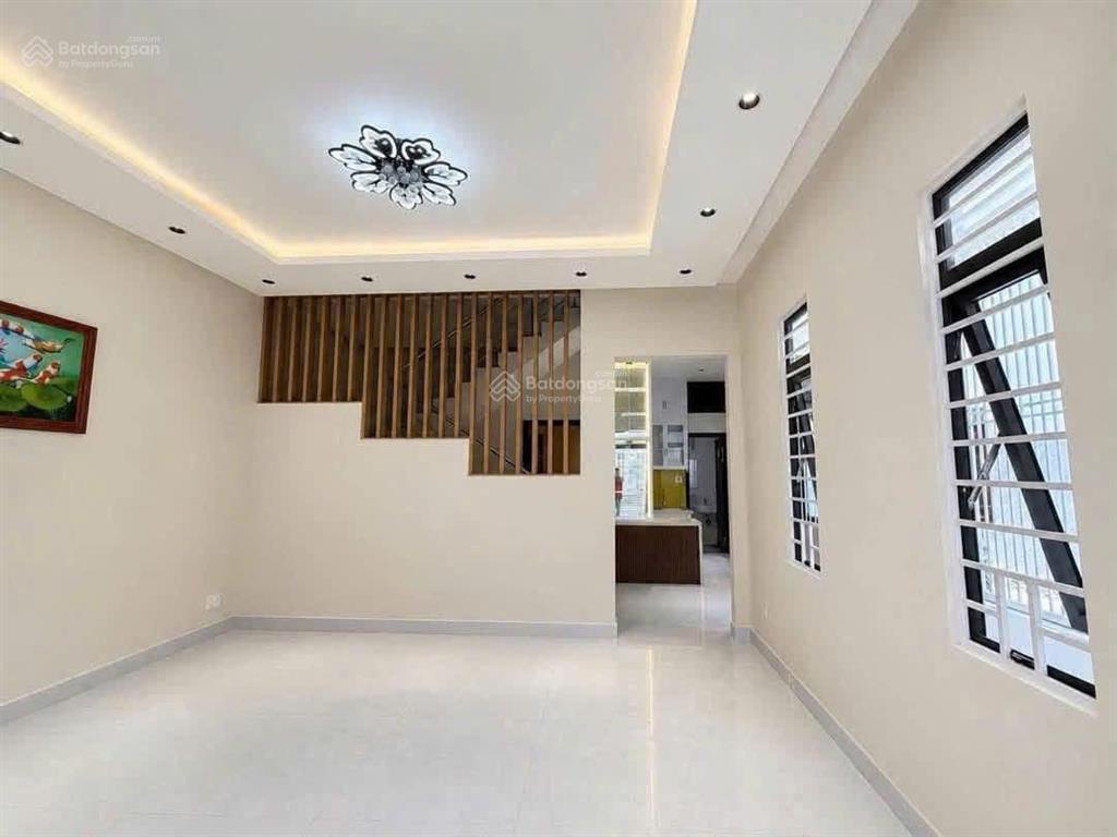 Nhà 2,5 tầng, góc 2 mặt kiệt oto hà huy tập, đối diện bãi tắm thanh khê, dt 75m2 ngang 6m
