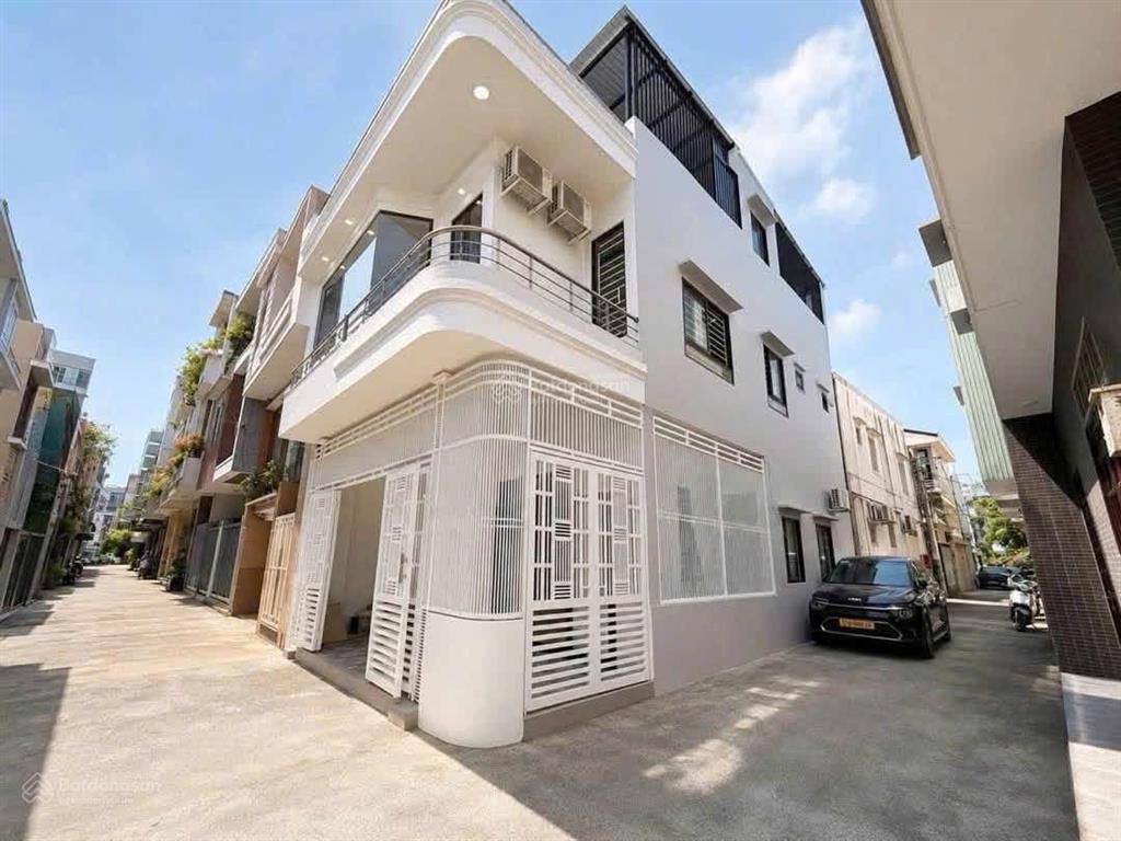 Nhà 2,5 tầng, góc 2 mặt kiệt oto hà huy tập, đối diện bãi tắm thanh khê, dt 75m2 ngang 6m