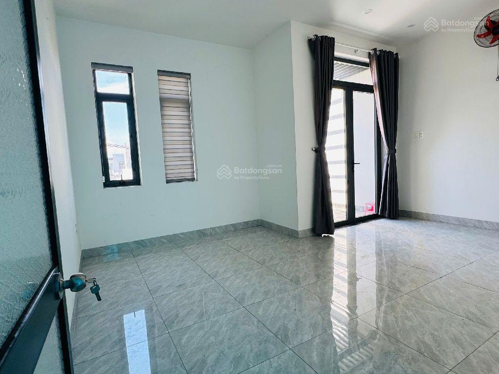 Nhà 3 tầng đường 10m5 dũng sĩ thanh khê. song song biển nguyễn tất thành. gần trường đại học