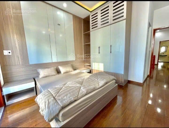 Nhà 3,5 tầng mặt tiền đường đoàn nhữ hài nối dài thông ra 43 cù chính lan. vị trí kinh doanh
