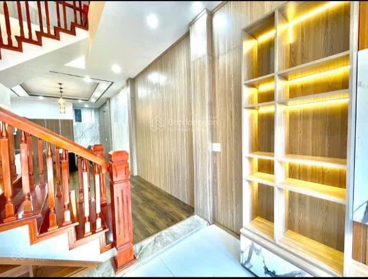Nhà 3,5 tầng mặt tiền đường đoàn nhữ hài nối dài thông ra 43 cù chính lan. vị trí kinh doanh