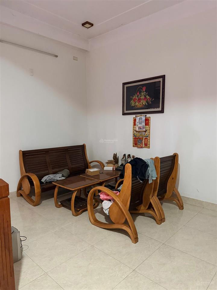 Nhà 3 tầng đường 10m5 huynh ngọc huệ . thanh khê  dt 100m2 ngang 5m  hướng tây nam