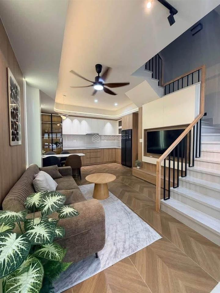 Nhà 4 tầng mặt tiền nguyễn du, hải châu, full nội thất dt 50m2 ngang 4,05 vuông vức nở hậu.