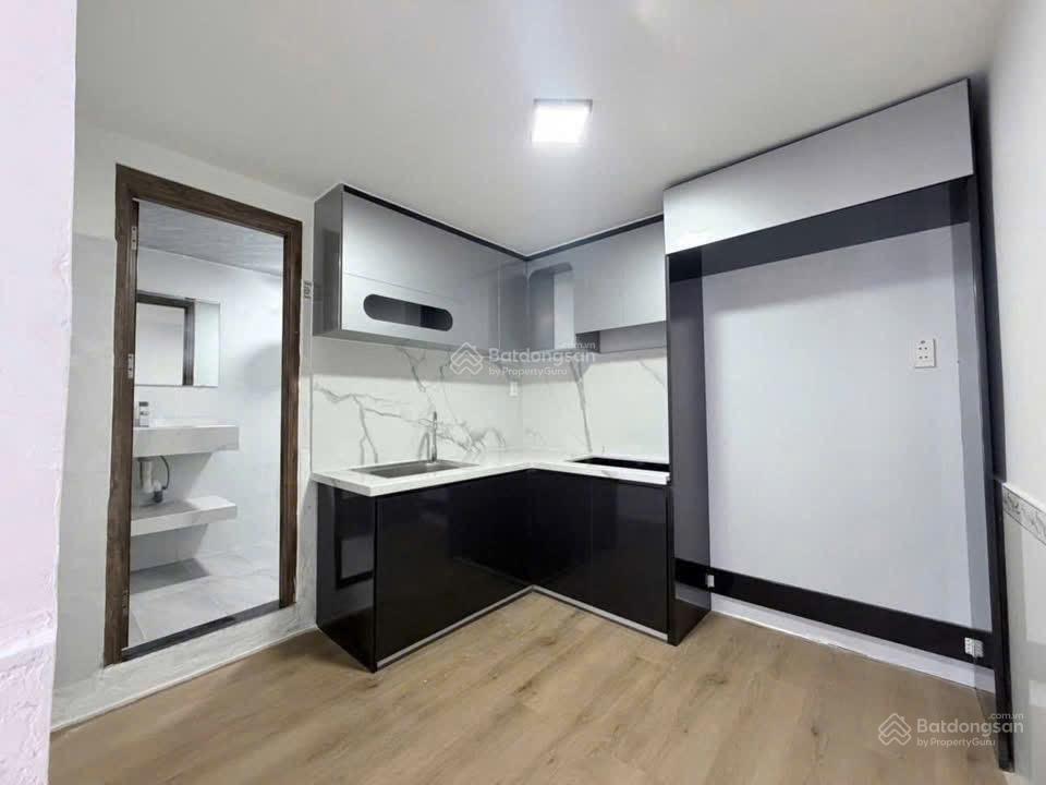 Nhà gác đúc kiệt trần cao vân. gần biển nguyễn tất thành. dt 45m2 ngang 4m3