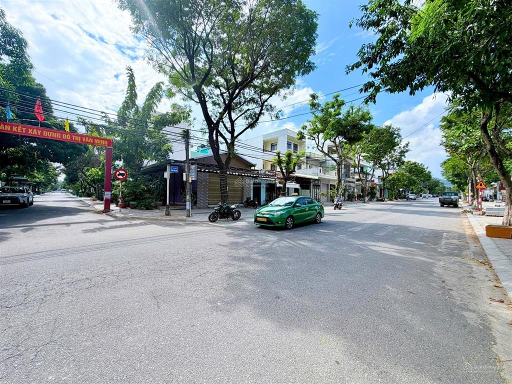 Nhà 2 tầng 2 mặt tiền đường 10m5 phan văn định, cách biển nguyễn tất thành 50m
 diện tích 130m