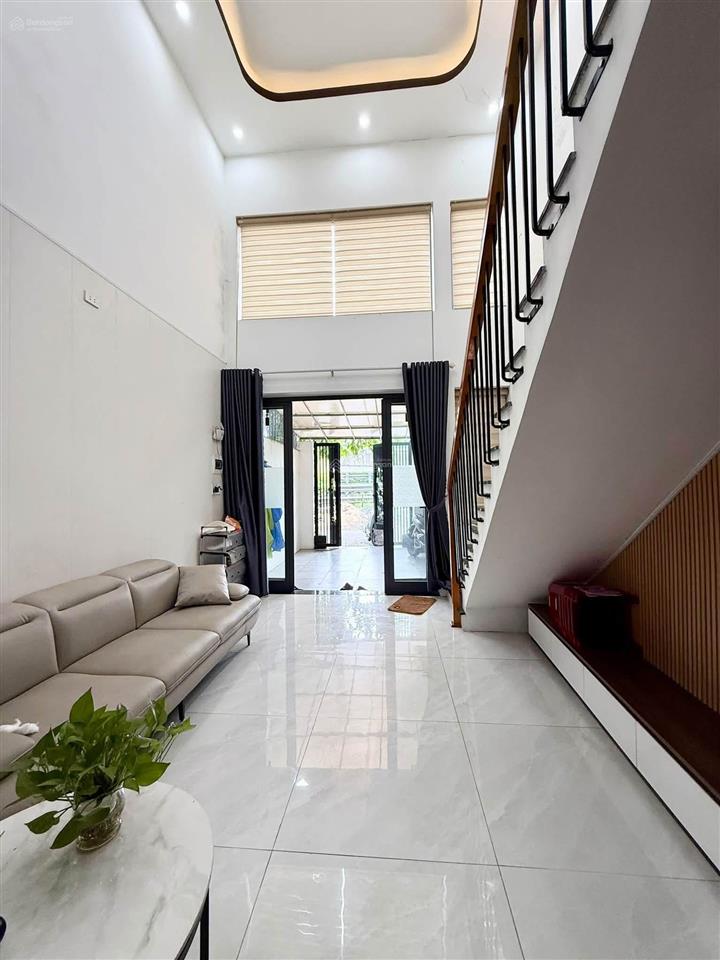 Nhà mặt tiền, giá zẻ 3.85 tỉ  nhà gác đúc đường 5m5 trường chinh. gần cầu vượt ngã 3 huế,