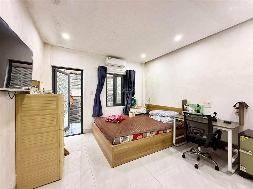 Nhà mặt tiền, giá zẻ 3.85 tỉ  nhà gác đúc đường 5m5 trường chinh. gần cầu vượt ngã 3 huế,