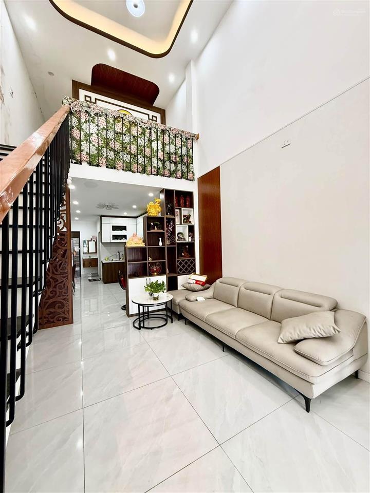 Nhà mặt tiền, giá zẻ 3.85 tỉ  nhà gác đúc đường 5m5 trường chinh. gần cầu vượt ngã 3 huế,