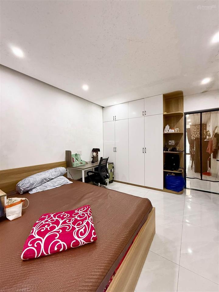 Nhà mặt tiền, giá zẻ 3.85 tỉ  nhà gác đúc đường 5m5 trường chinh. gần cầu vượt ngã 3 huế,