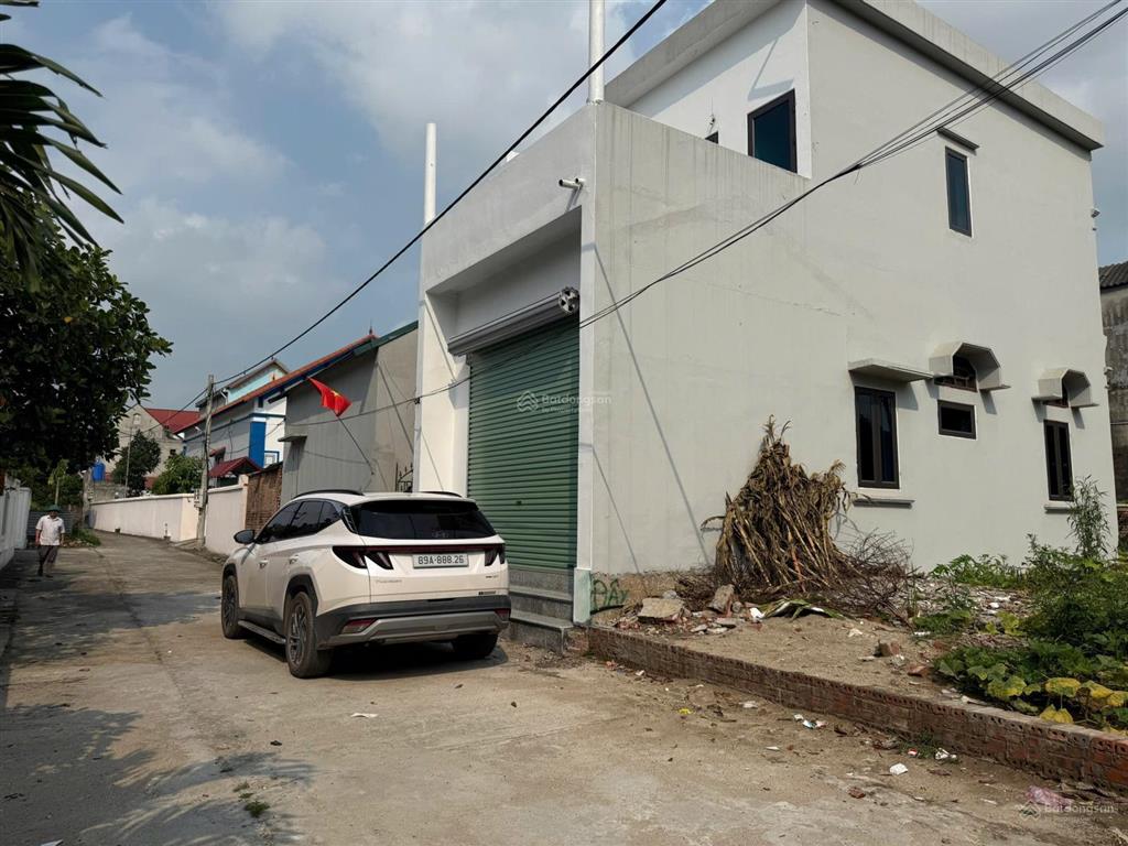 Bán đất tặng nhà 2 tầng kiên cố. đường 2 ô tô tránh nhau