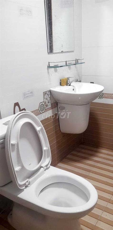 Phòng có ban công, lối đi riêng, giờ tự đó, máy lạnh -  XVNT, BT