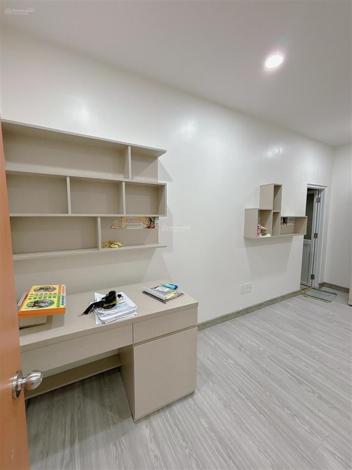 Chính chủ cần chuyển nhượng căn góc 2pn, 2 ban công, đã sổ tại chung cư tara khu trung tâm quận 8