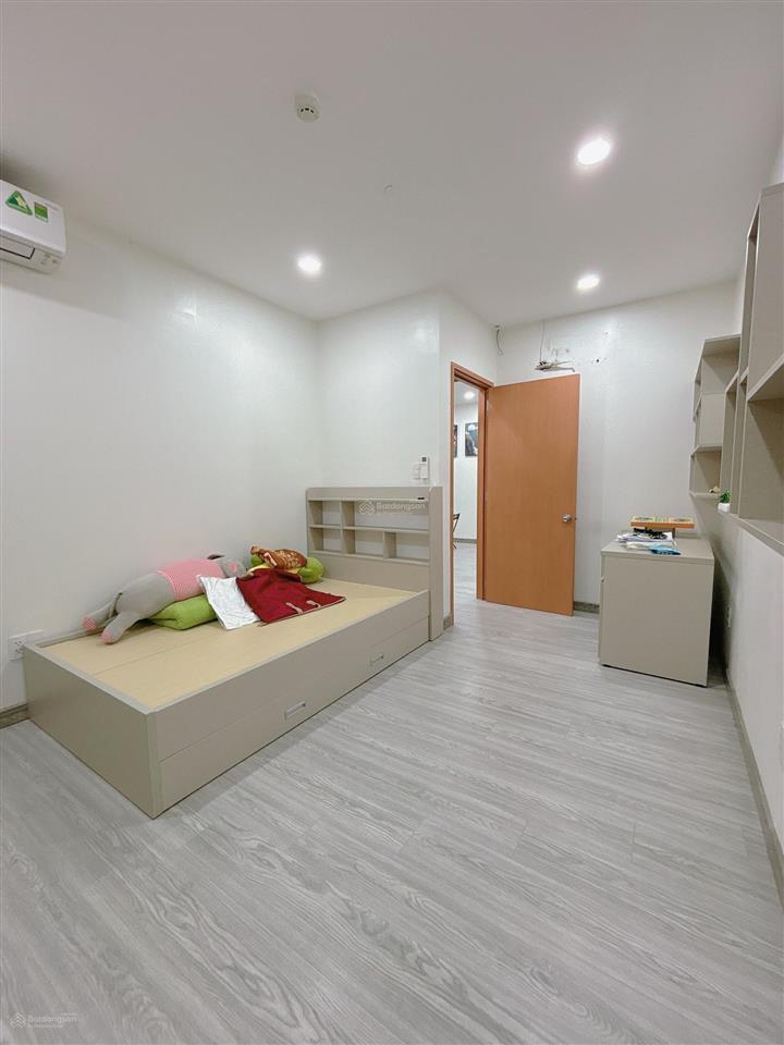 Chính chủ cần chuyển nhượng căn góc 2pn, 2 ban công, đã sổ tại chung cư tara khu trung tâm quận 8