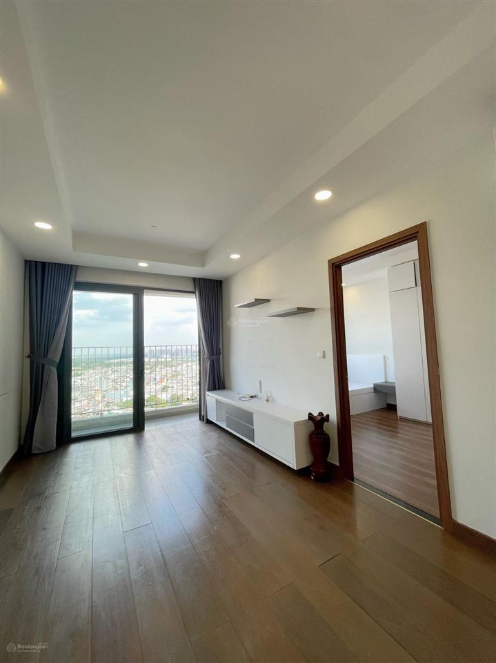Bán căn hộ cao cấp pegasuite 1  đã có sổ, nh hỗ trợ vay 80%  nhà mới vừa sơn sửa, lót full sàn gỗ