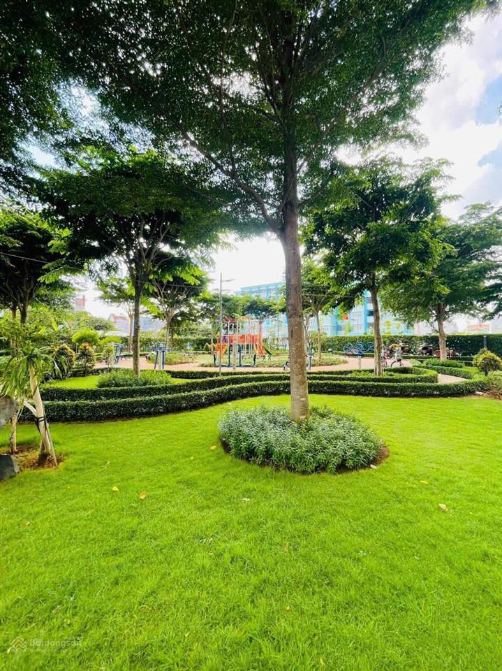 Bán căn hộ cao cấp pegasuite 1  đã có sổ, nh hỗ trợ vay 80%  nhà mới vừa sơn sửa, lót full sàn gỗ