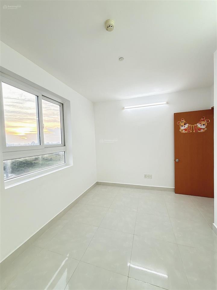 Cho thuê căn góc 2pn tara residence 2 ban công, không gian thoáng rộng 84m2  nhận nhà ở ngay
