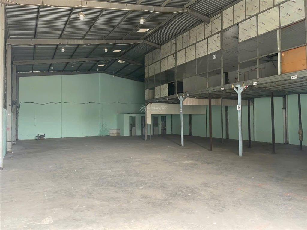 Cho thuê xưởng diện tích 400m2 giá 20tr phạm văn sáng hóc môn