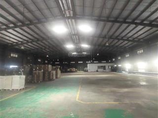 Cho thuê xưởng kv 5000m2 xd 2800m2 giá 170tr kcn tân phú trung