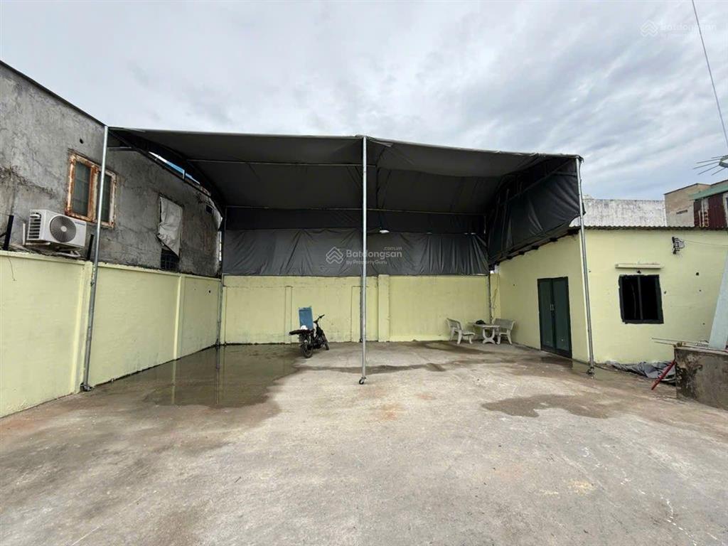 Cho thuê xưởng kv 2000m2, xd 1000m2, giá 130tr, trung mỹ tây, gần an sương