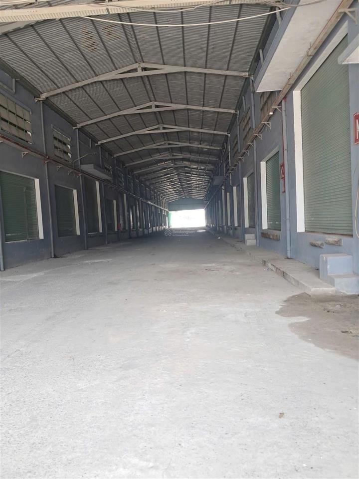 Cho thuê xưởng gần kcn tân phú trung diện tích 5500m2 giá 450tr