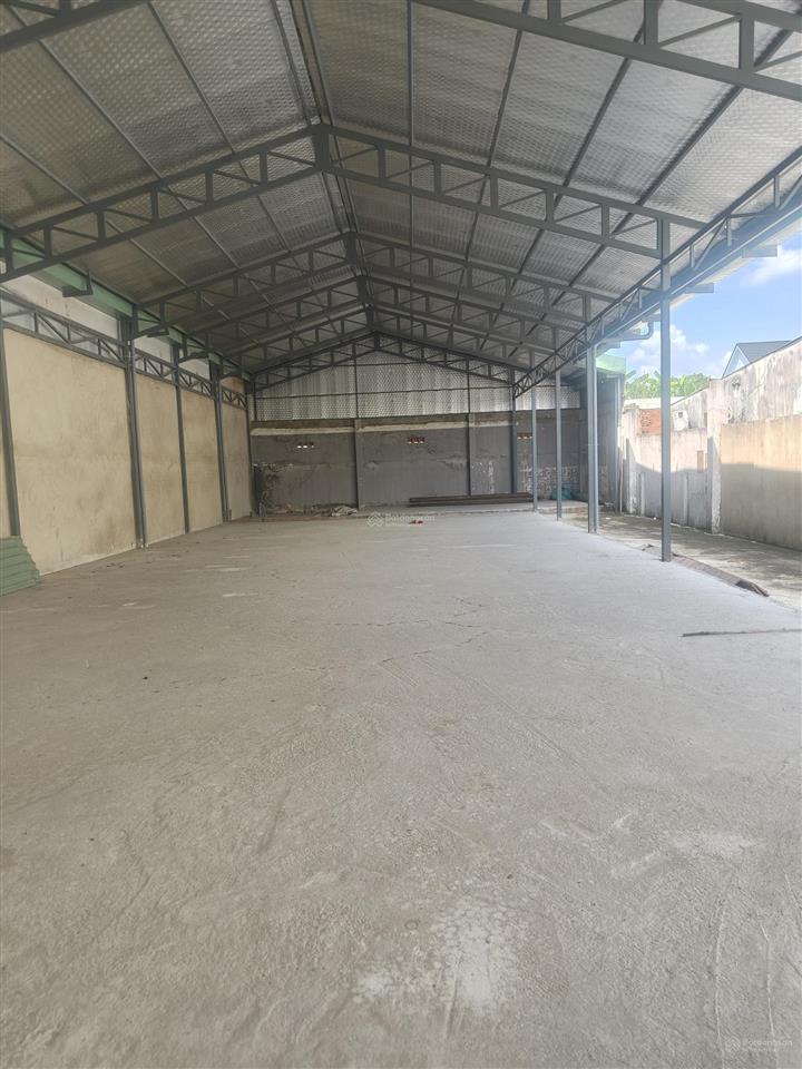 Cho thuê xưởng diện tích 380m2 giá 30tr đỗ văn dậy hóc môn