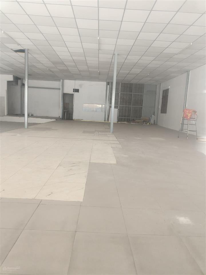 Cho thuê mặt bằng kinh doanh góc 2 mặt tiền diện tích 14x25m (350m2) giá 30tr gần chợ hóc môn
