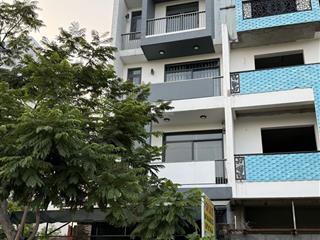 Hochủ giảm giá 500 triệu bán nhanh căn nhà kiên cố 4.5 tầng lầu đẹp xinh .đường số 12 rộng ( 52m)