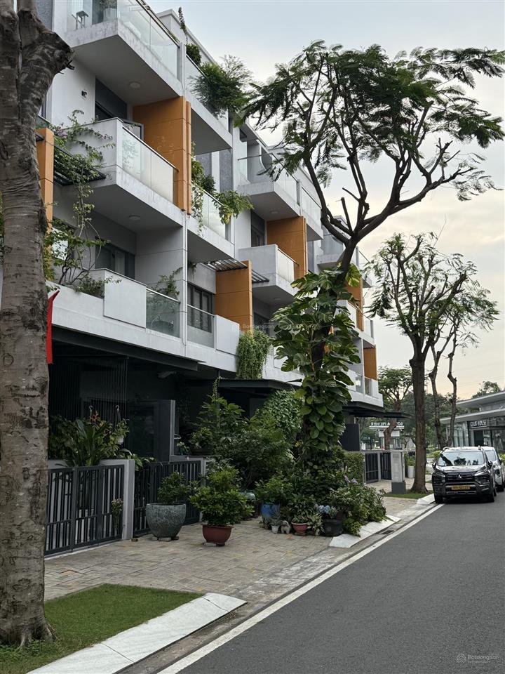 Nhà vị trí đẹp view công viên. lovera premier. khang điền. phong phú. bình chánh.