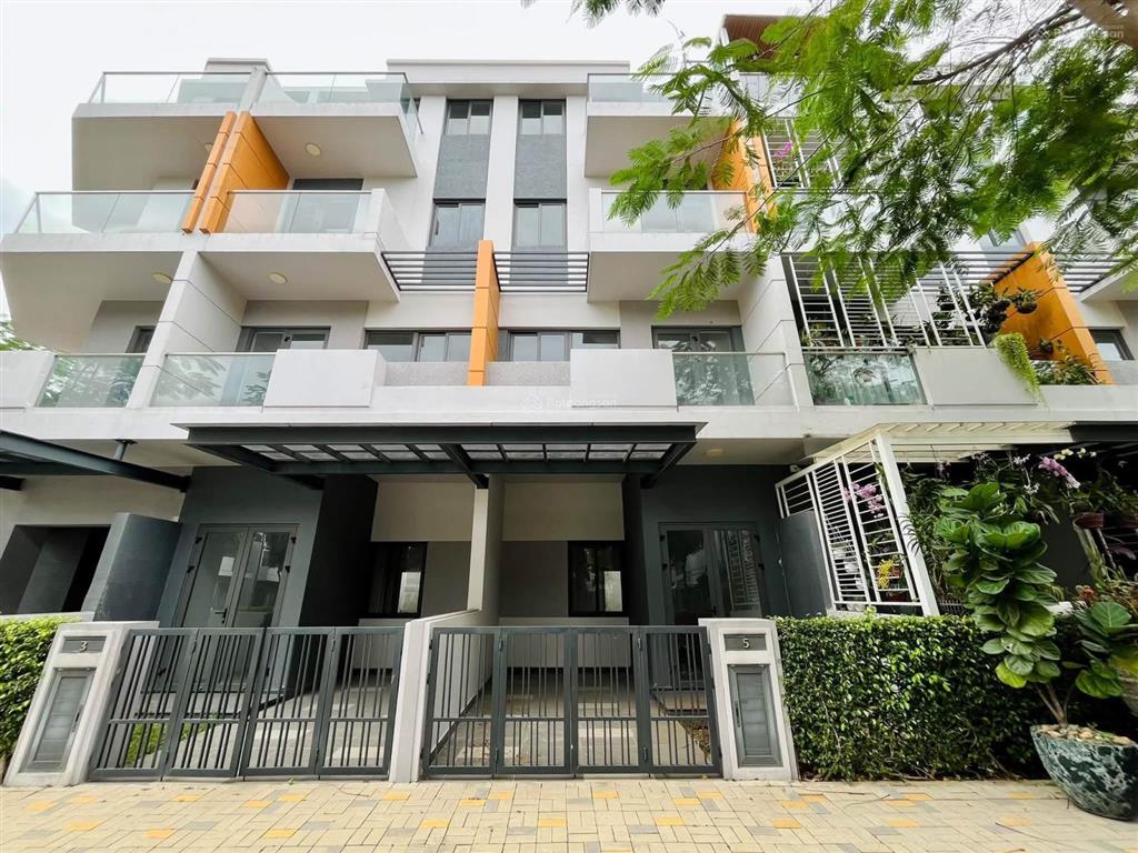 Nhà vị trí đẹp view công viên. lovera premier. khang điền. phong phú. bình chánh.