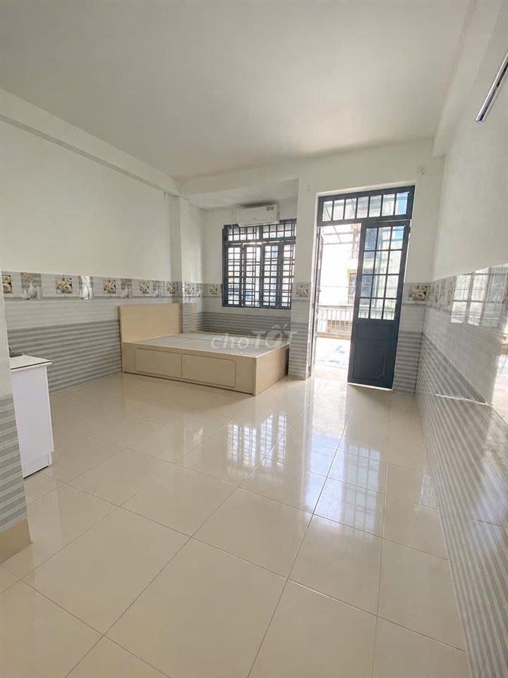 STUDIO FULL NỘI THẤT, CÓ BANCOL RỘNG, DT 20M2, NỘI THẤT MỚI 100% 