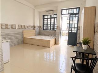 STUDIO FULL NỘI THẤT, CÓ BANCOL RỘNG, DT 20M2, NỘI THẤT MỚI 100% 