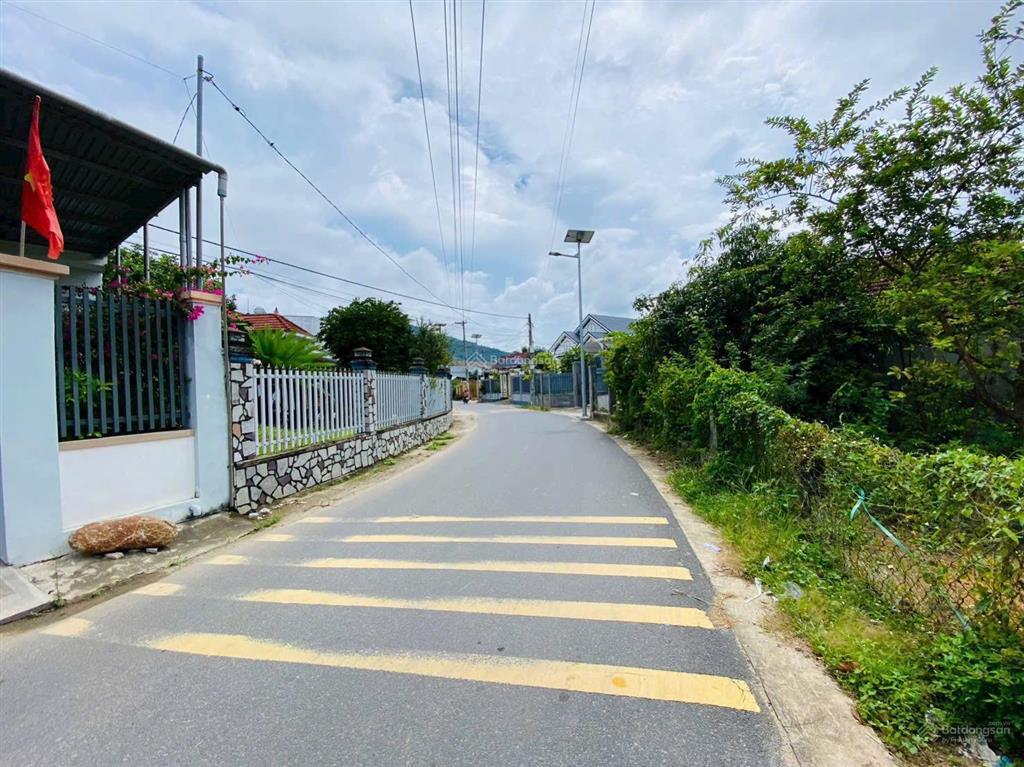 Bán lô góc full thổ cư mặt đường nhựa vị trí kinh doanh đẹp tại suối tân xã cam lâm, gần dự án vin