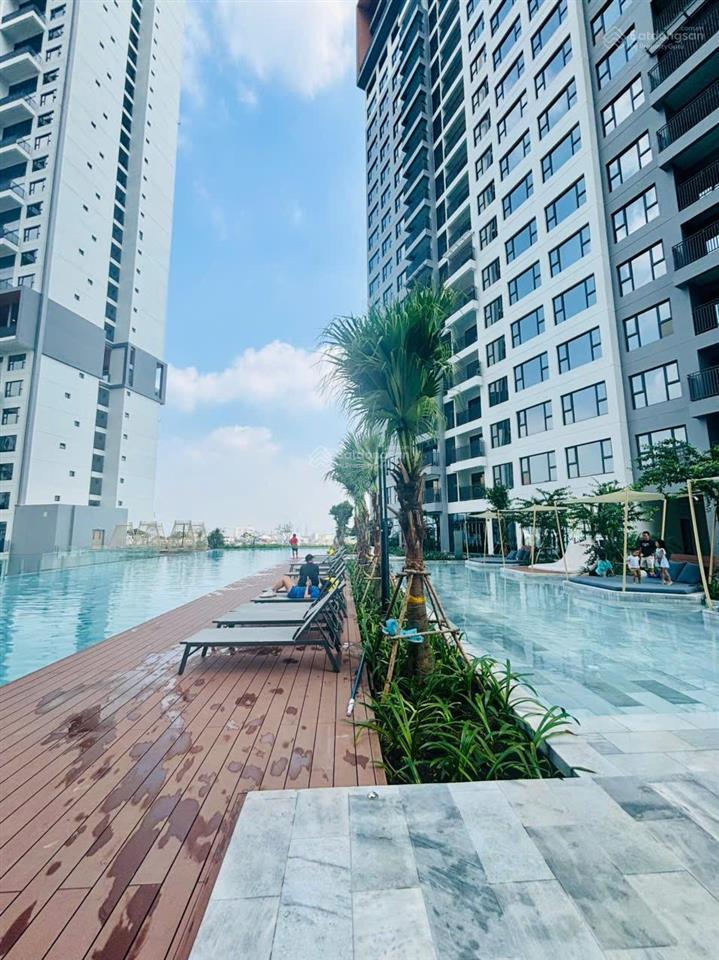 Căn hộ 2pn ntcb infiniti q7 giá thuê 18tr, view hồ bơi resort, có 2 tủ quần áo và đảo bếp