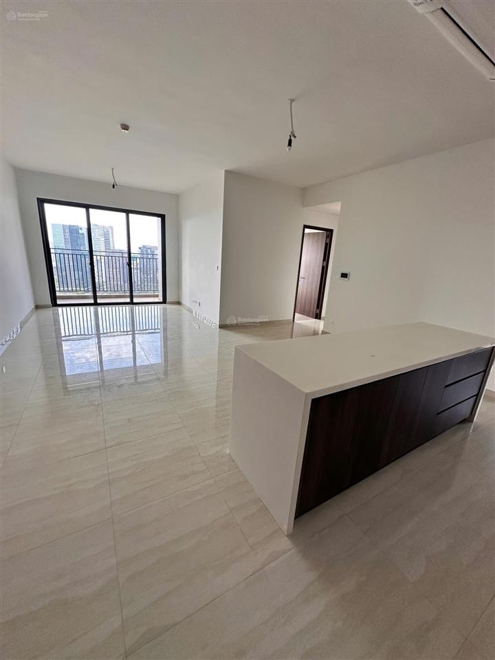 Căn hộ 2pn ntcb infiniti q7 giá thuê 18tr, view hồ bơi resort, có 2 tủ quần áo và đảo bếp