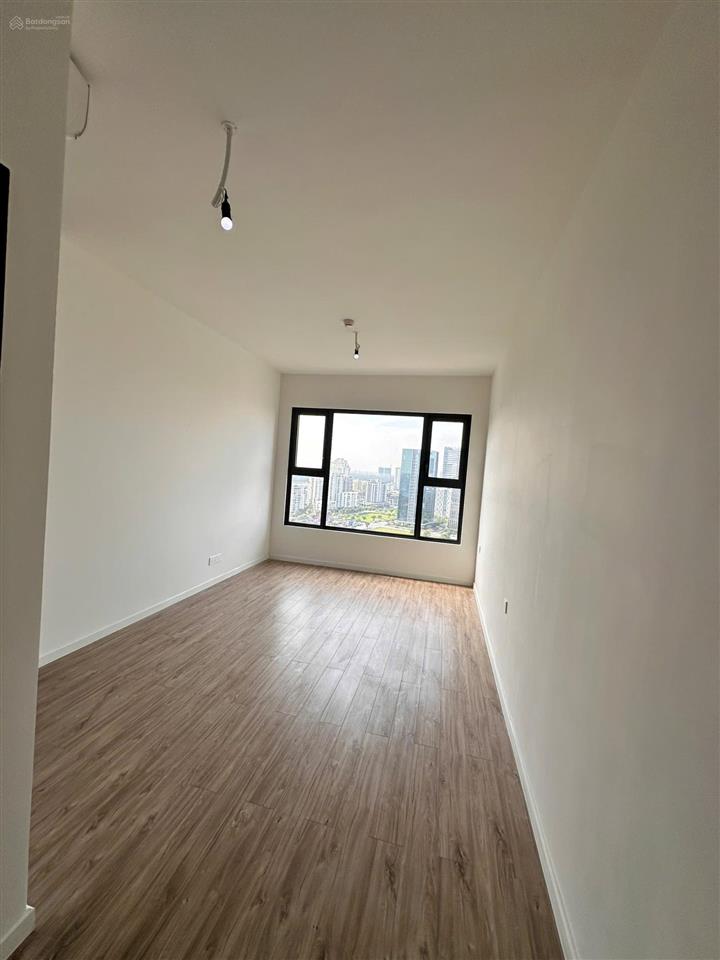 Căn hộ 2pn ntcb infiniti q7 giá thuê 18tr, view hồ bơi resort, có 2 tủ quần áo và đảo bếp