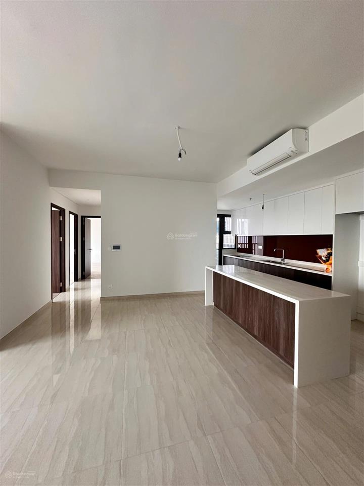 Căn hộ 2pn ntcb infiniti q7 giá thuê 18tr, view hồ bơi resort, có 2 tủ quần áo và đảo bếp