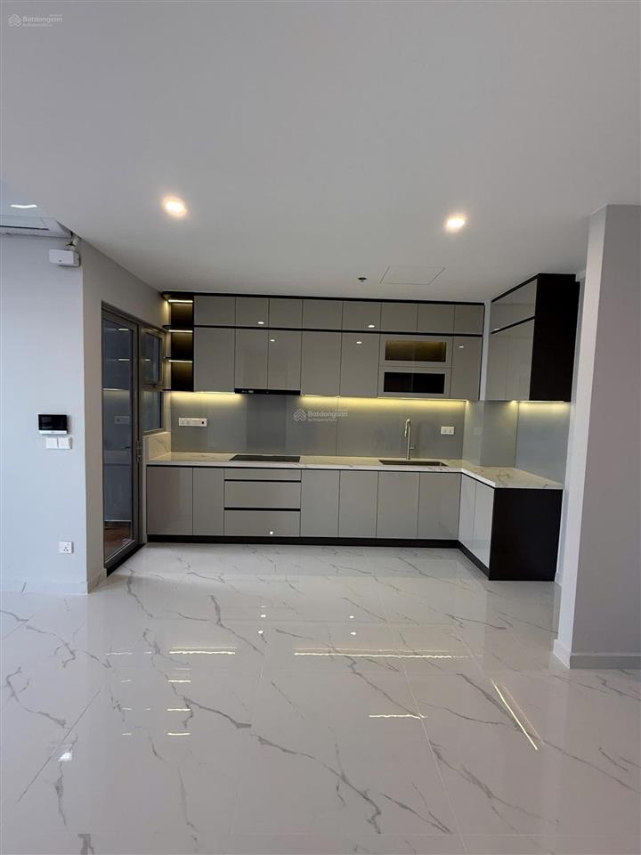Bán căn 2pn celesta rise giá 6,390 tỷ, view hồ bơi, bàn giao hoàn thiện, nhà đẹp hướng mát