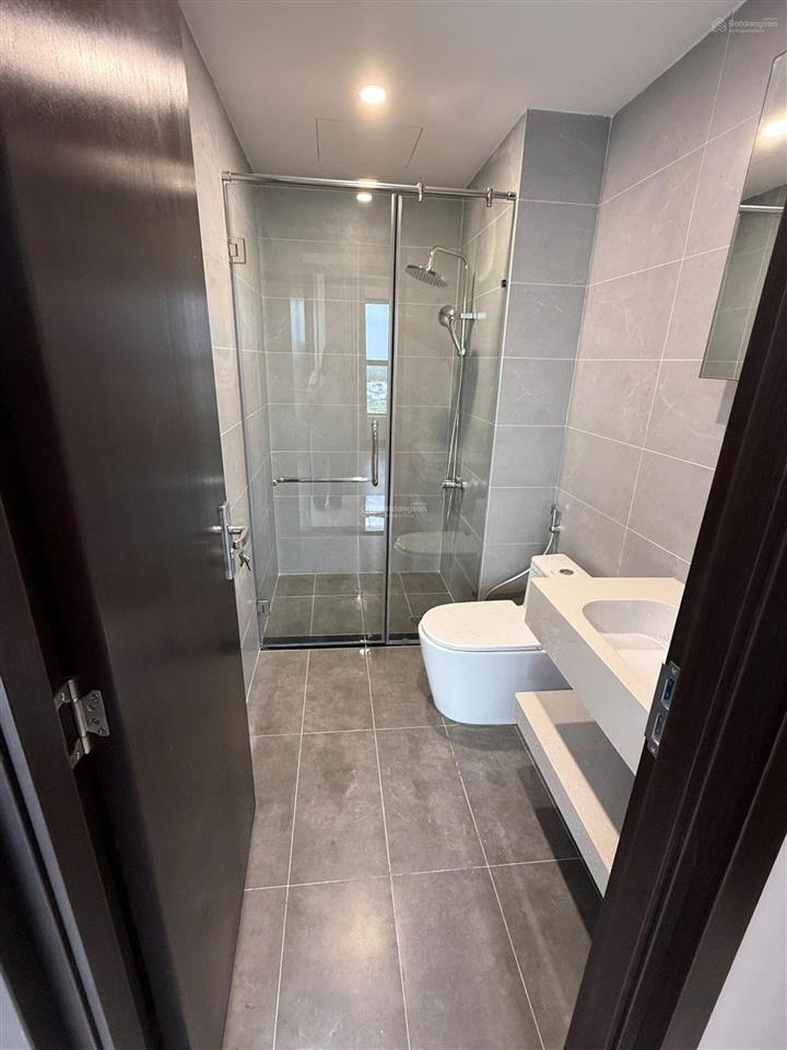Bán căn 2pn celesta rise giá 6,390 tỷ, view hồ bơi, bàn giao hoàn thiện, nhà đẹp hướng mát