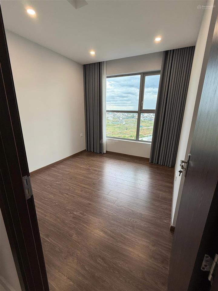 Bán căn 2pn celesta rise giá 6,390 tỷ, view hồ bơi, bàn giao hoàn thiện, nhà đẹp hướng mát