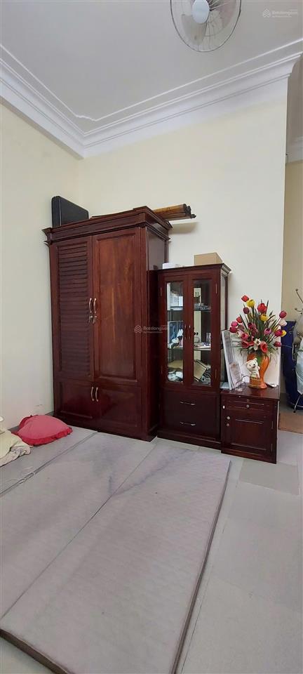 Cần bán gấp căn nhà ôm cua 2 mặt nội bộ ô tô sát lý thái tổ thông thoáng gần biển