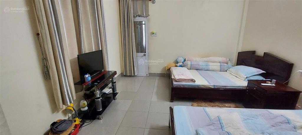 Cần bán gấp căn nhà ôm cua 2 mặt nội bộ ô tô sát lý thái tổ thông thoáng gần biển