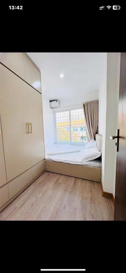 Tập thể ngân hàng chùa bộc . Còn mới 70% . 
Không nằm trong việc QH. 
Giá 3.3 tỷ sở hữu