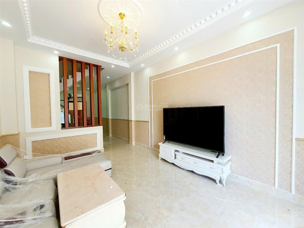 Nhà phố 4 tầng  đường 12m  4x17  nội thất cao cấp