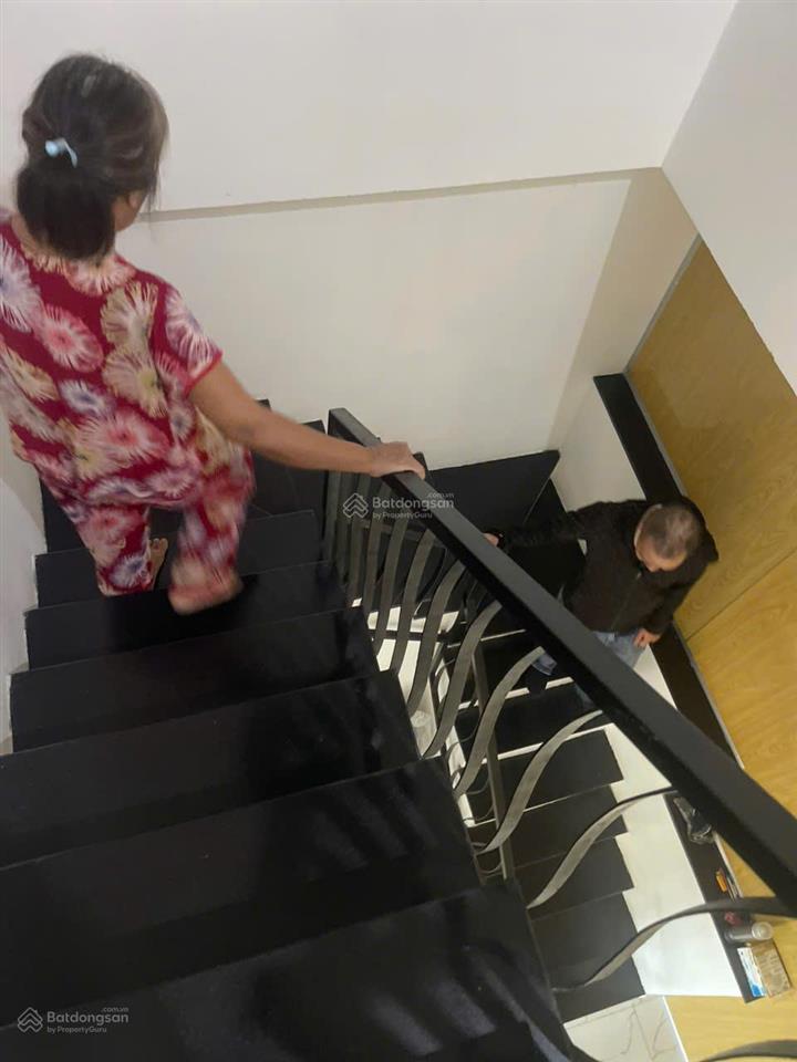 Bán nhà đường lê văn lương  nhà đẹp diện tích lớn  xe hơi vào nhà