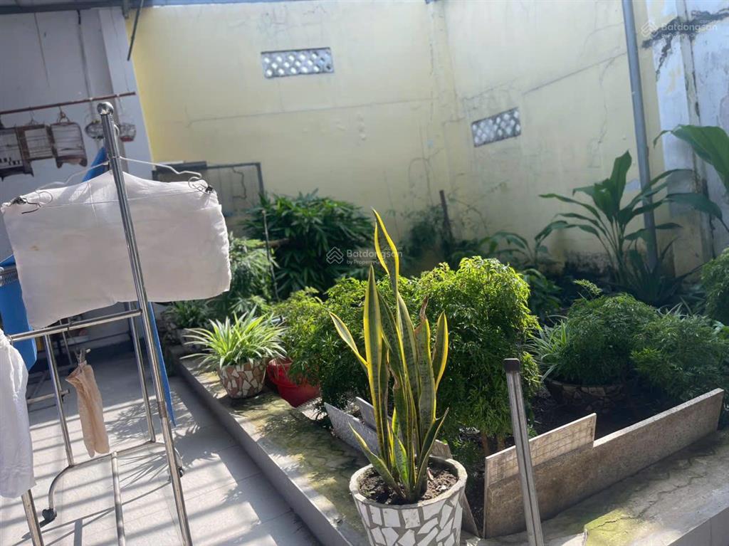 Bán nhà đường lê văn lương  nhà đẹp diện tích lớn  xe hơi vào nhà