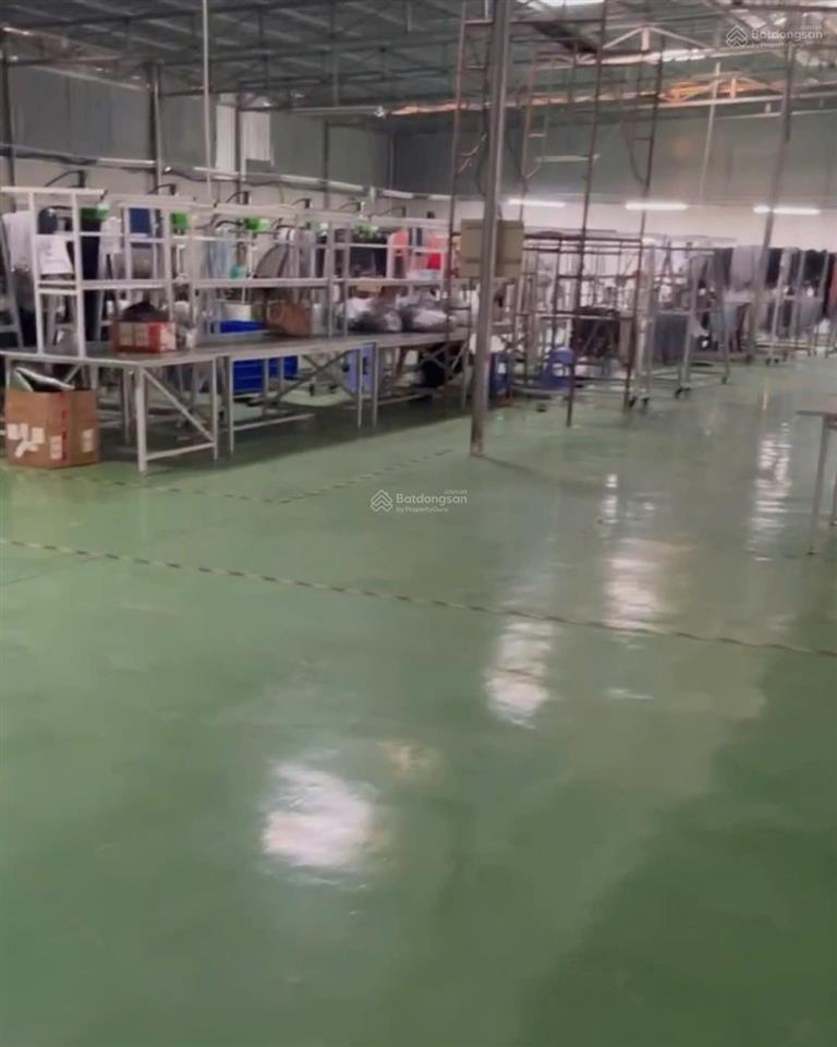 Kho 1.400m hoàng quốc việt 140 triệu/tháng